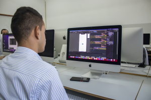 مختبرات Apple Mac