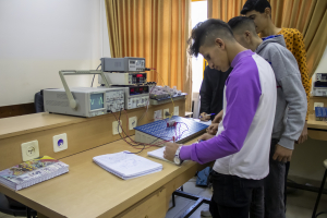 مختبر الدوائر الكهربائية